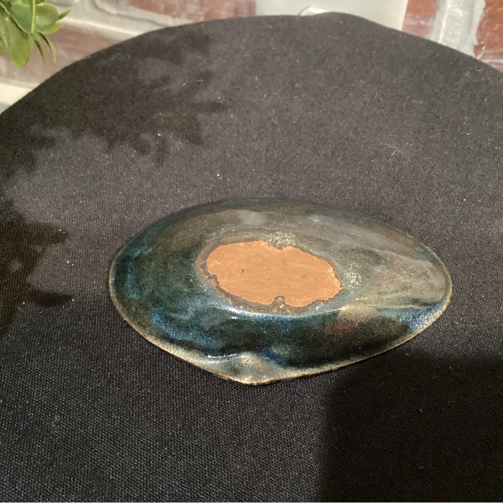 🔴 Vintage - Copper ? Metal - Unique Red - Oyster Shaped Rare Designed Ashtray - Picture 6 of 9